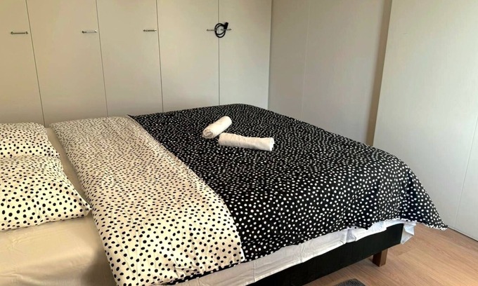Espoo Apartment | Cozy 2 Bedroom Apartment in Central Espoo, Close to Matinkylä Metro Station