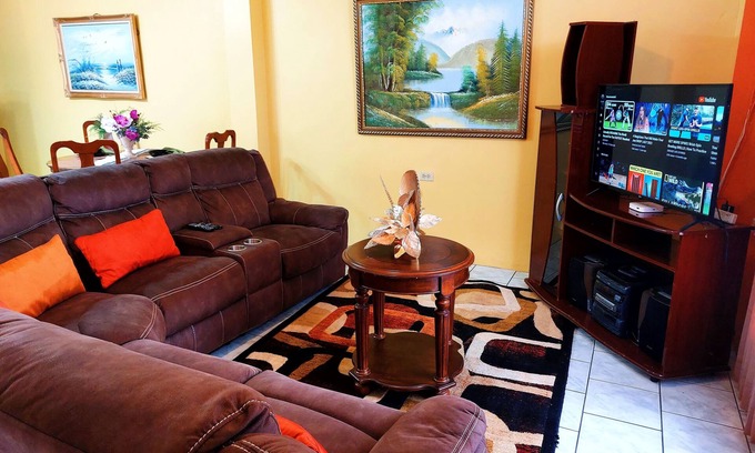 Arouca Apartment | Cozy 2 Bedroom Apt near Airport, Malls, Golfing, Mountains