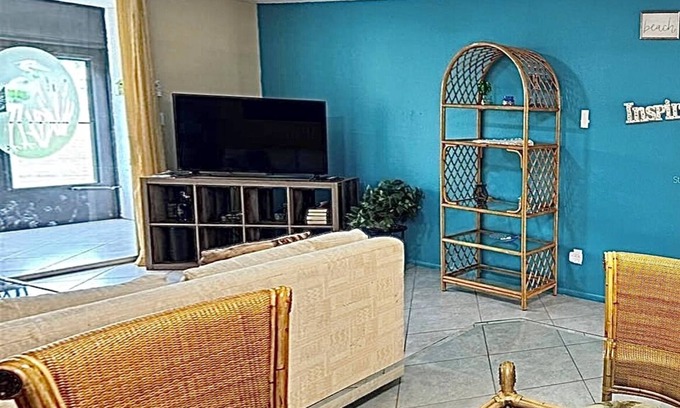 McGregor Condo | Cozy 2-bedroom condo in tranquil Fort Myers 15 minutes to Ft. Myers Beach