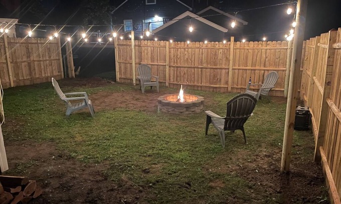 McKownville House | Cozy 2 bedroom home, Fast WIFI, Free Parking, BBQ