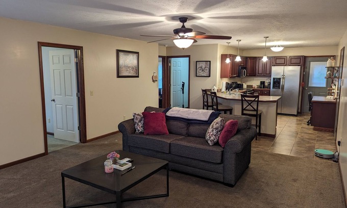 Geneva House | Cozy 2 bedroom on 25 wooded acres. 15 Minutes from Geneva on the lake