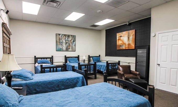 Anniston Apartment | Cozy 2-bedroom studio with Wi-Fi in adorable Anniston