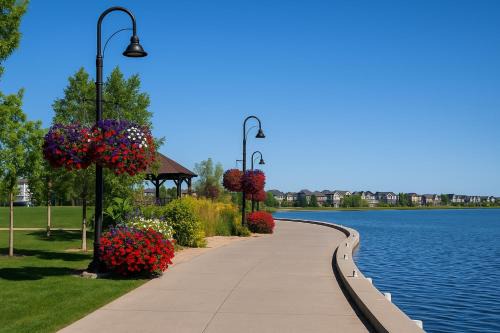 Chestermere Apartment | Cozy 2-Bedroom Suite 5 Minutes Walk to Chestermere Lake