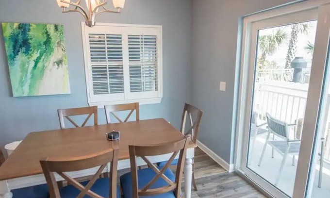 New Smyrna Beach Resort | Cozy 2-bedroom in delightful Coconut Palms II Beach Resort/July 7th to 14th