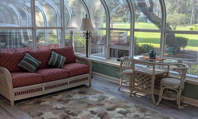 St. Simons Island Condo | Cozy 2-bedroom condo with sunroom on a beautiful golf course St. Simons Island.n