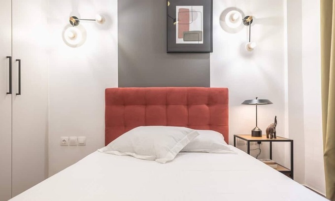 Ampelokipoi Apartment | Cozy 2 BR flat at Mavili Square - Xenias