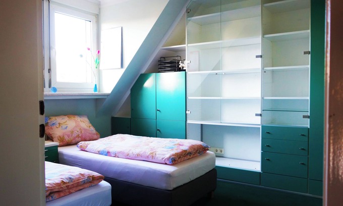 Unterrath Apartment | Cozy 2-room apartment in Düsseldorf R10
