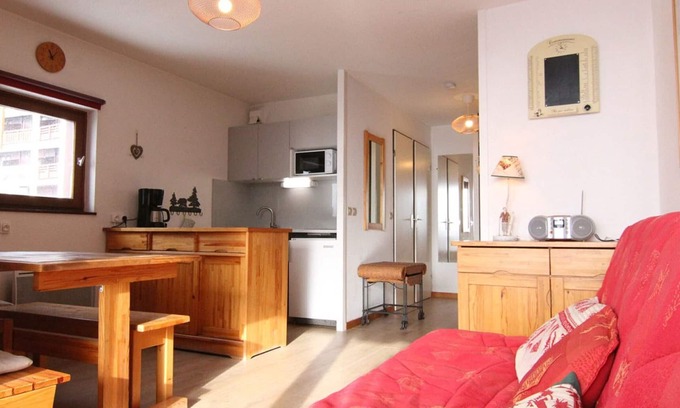 Eclose-Ouest Apartment | Cozy 2-Room Apartment for 5 with Parking, Close to Slopes - Alpe d'Huez