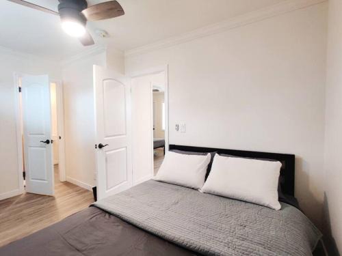 El Monte House | Cozy 2B1B Guest House with Private Entrance and Parking