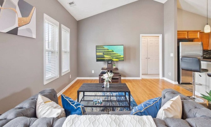 Kennedy King House | Cozy 2B2B Condo Downtown INDY