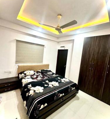 Nagpur Apartment | Cozy 2BHK with Balcony & Kitchen