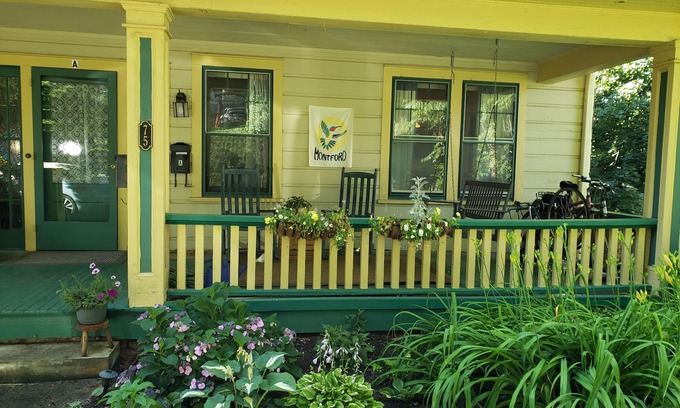 Historic Montford Apartment | Cozy 2BR/1BA,1400sq ft, pet friendly triplex in AVL's Montford neighborhood
