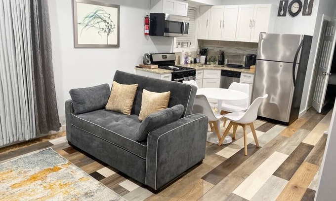 Garden Court Apartment | Cozy 2BR/Comfy King Bed |The Loft@Cedar Park