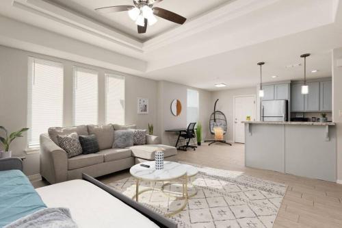 Edinburg Apartment | Cozy 3 Bed 2 Bath Apartment, Near Shopping Plazas, Expressway and Free Parking