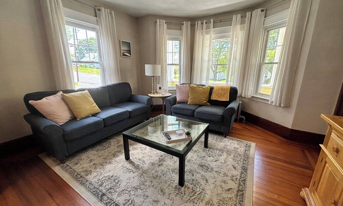 Bristol Apartment | Cozy, 3 bed retreat near downtown Bristol