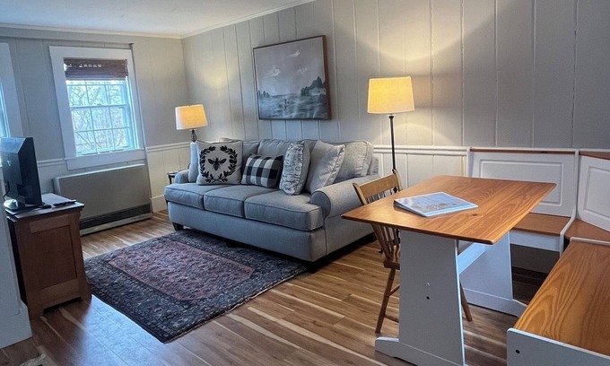 Walpole Other | Cozy 3 bedroom Cottage on Farm with great outdoor space 10 min to Bellows Falls