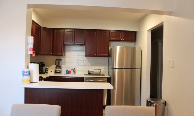 Nauck Apartment | Cozy 3 Bedroom/Great Location