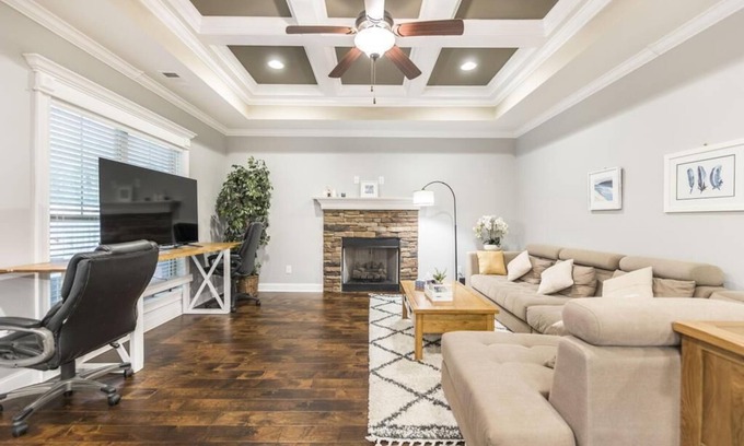 Kathleen House | Cozy 3br/2ba/king bed nice neighborhood Perry Fairground ABF Technical College