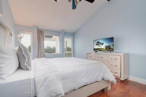 Point Venture House | Cozy 3br/2bath vacation house at Lake Travis