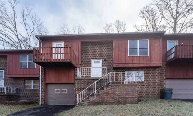 Morgantown House | Cozy 3BR townhouse near WVU, Hospitals, Interstate