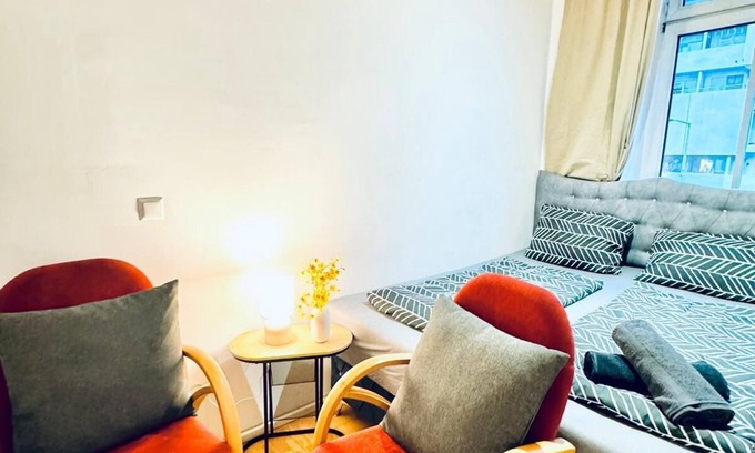Grinzing Apartment | Cozy 4BR Apt for 12P Near FAC Platz
