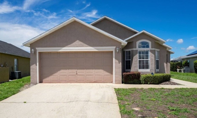 Westbury Villa | Cozy 4BR Pool Home w/Game Room Near Disney