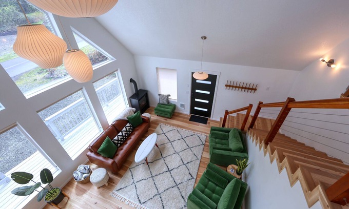 Rockaway Beach Ski Chalet | Cozy A-Frame. Fire pit. Dogs Welcome.