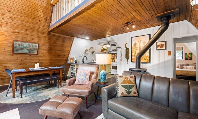 Mountainaire Ski Chalet | Cozy A-Frame in the Pines Retreat, Family + Dogs