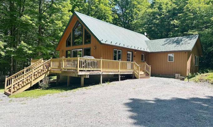 Inlet Cabin | Cozy Adirondack Mountain Cabin- Inlet, NY - Sleeps 9!