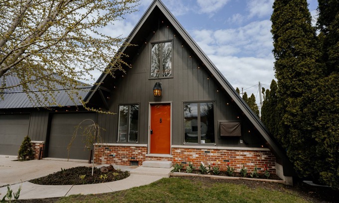 Essexville House | Cozy Aframe with Hot Tub