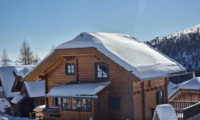 Falkert Ski Chalet | Cozy alpine hut at 1900m on the Heidi-Alm and in winter on the slopes