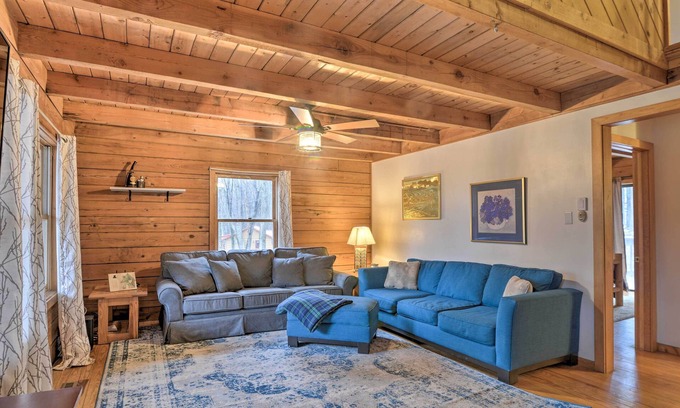 Alpine Lake Cabin | Cozy Alpine Lake Cabin w/Pool & Lake Access!