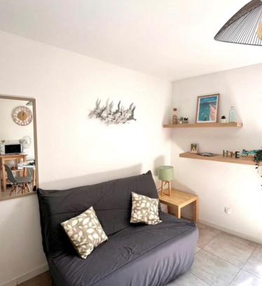 Hyeres City Centre Apartment | Cozy and bright studio in Hyères