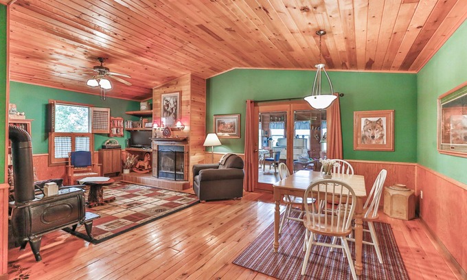 Hinckley House | Cozy and comfortable accommodations in picturesque country setting