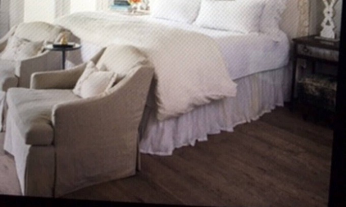 Burton House | Cozy and comfortable one bedroom with kitchen and with pasture view.