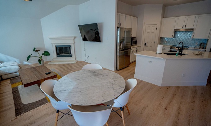 Roanoke House | Cozy and Spacious 4-bedroom house in a small vibrant town.