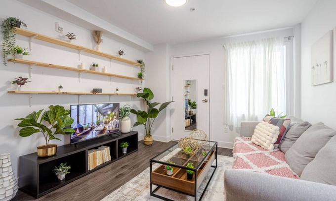 Griffintown Apartment | Cozy and Spacious Condo Downtown