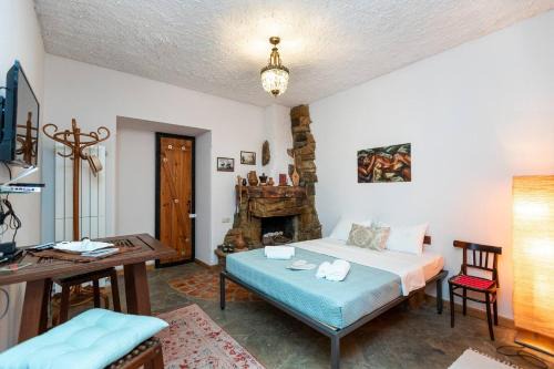 mtatsminda Apartment | Cozy and unique apt. in the heart of Tbilisi