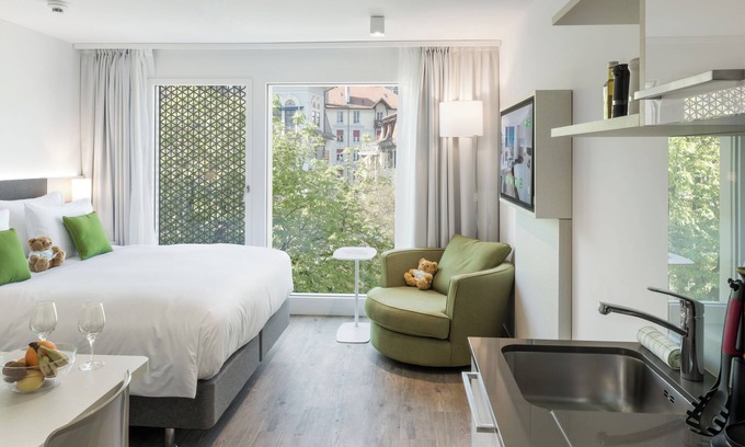 Vevey House | Cozy apart Hotel with 1 bedroom and WiFi, fitness room in enchanting Vevey