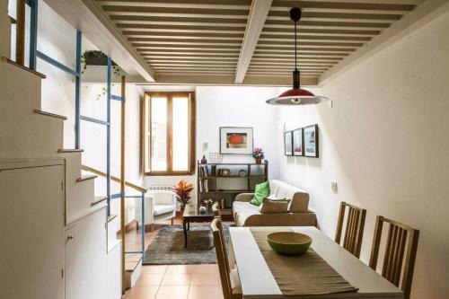 Rione XIV Borgo Apartment | Cozy Apartment by the Vatican