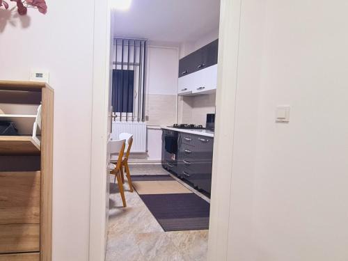 Bacau Apartment | Cozy Apartment Central II