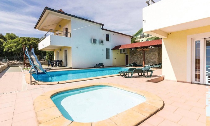 Viskovici Apartment | Cozy apartment in Labin with WiFi