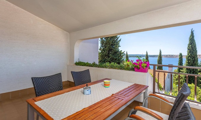 Municipality of Omisalj Apartment | Cozy apartment in Omisalj with WiFi