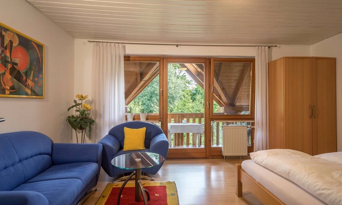 Aschach Apartment | Cozy Apartment “Konrad Schielin” with Mountain View, Wi-Fi & Balcony