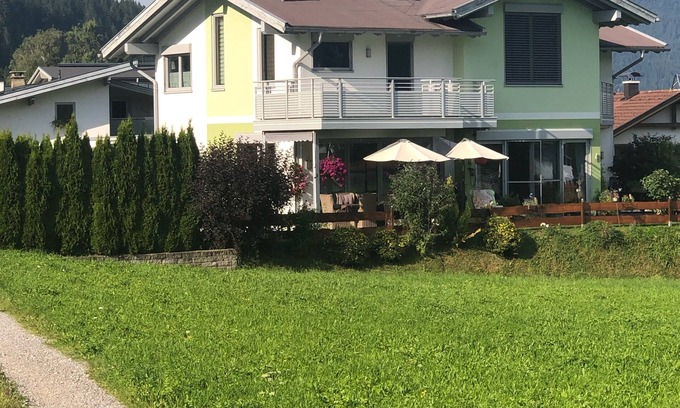 Waengle Apartment | Cozy apartment overlooking the mountains in the sunny village of Wängle