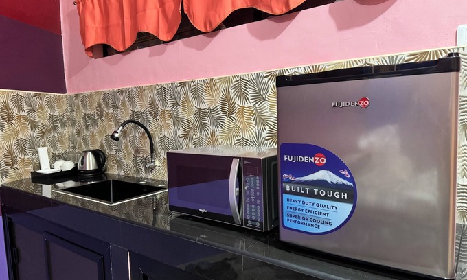 Tagbilaran Apartment | Cozy apartment in welcoming Tagbilaran City with AC, WiFi Free Parking