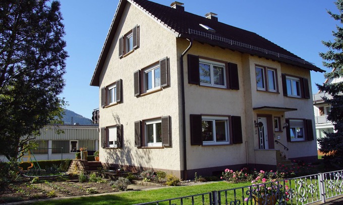 Biberach Apartment | Cozy apartment with balcony, 65sqm, 2 bedrooms to max. 4 people