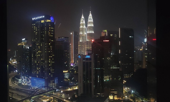 Medan Tuanku Apartment | Cozy Apartment with Spectactular Skyline View of the City