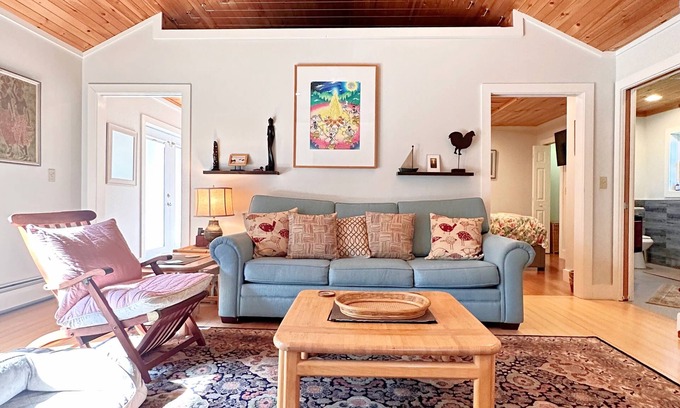North Troy Apartment | Cozy Apt 1/2 mile to Jay Peak Resort