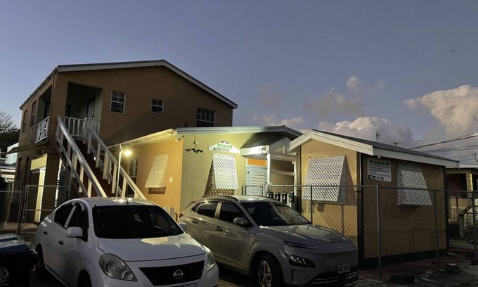 Bridgetown House | Cozy Apt centrally located, walking distance to beach, Bakeries & Supermarkets